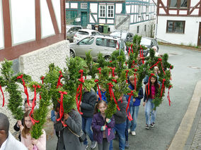 Palmsonntag in St. Crescentius - Beginn der Heiligen Woche (© Karl-Franz Thiede)